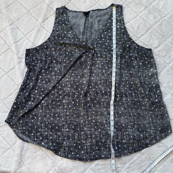 Torrid | Metallic Gray Star Pattern Flowy Tank Top Sleeveless Blouse | Size 3 - Picture 9 of 9